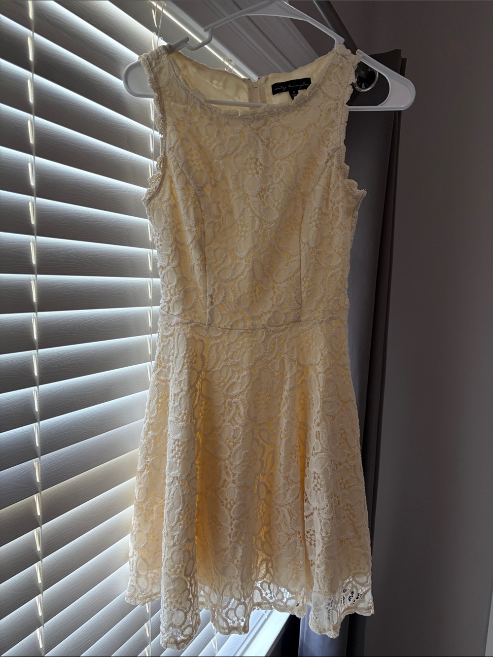 City Triangles Cream Lace Sleeveless Dress